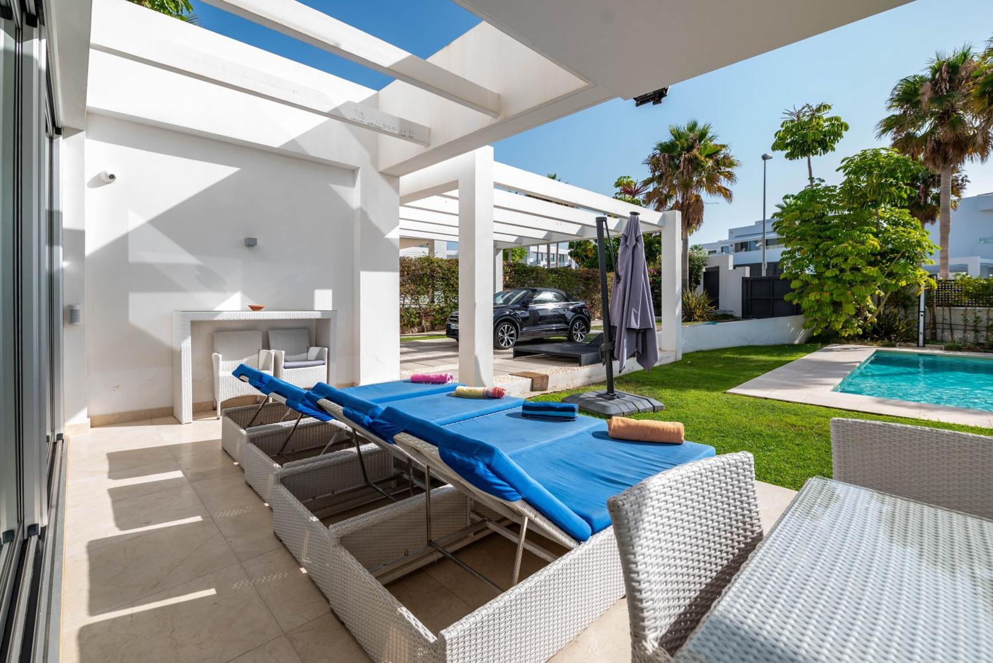 Villa Moderna De Lujo En Alquiler Vacacional En