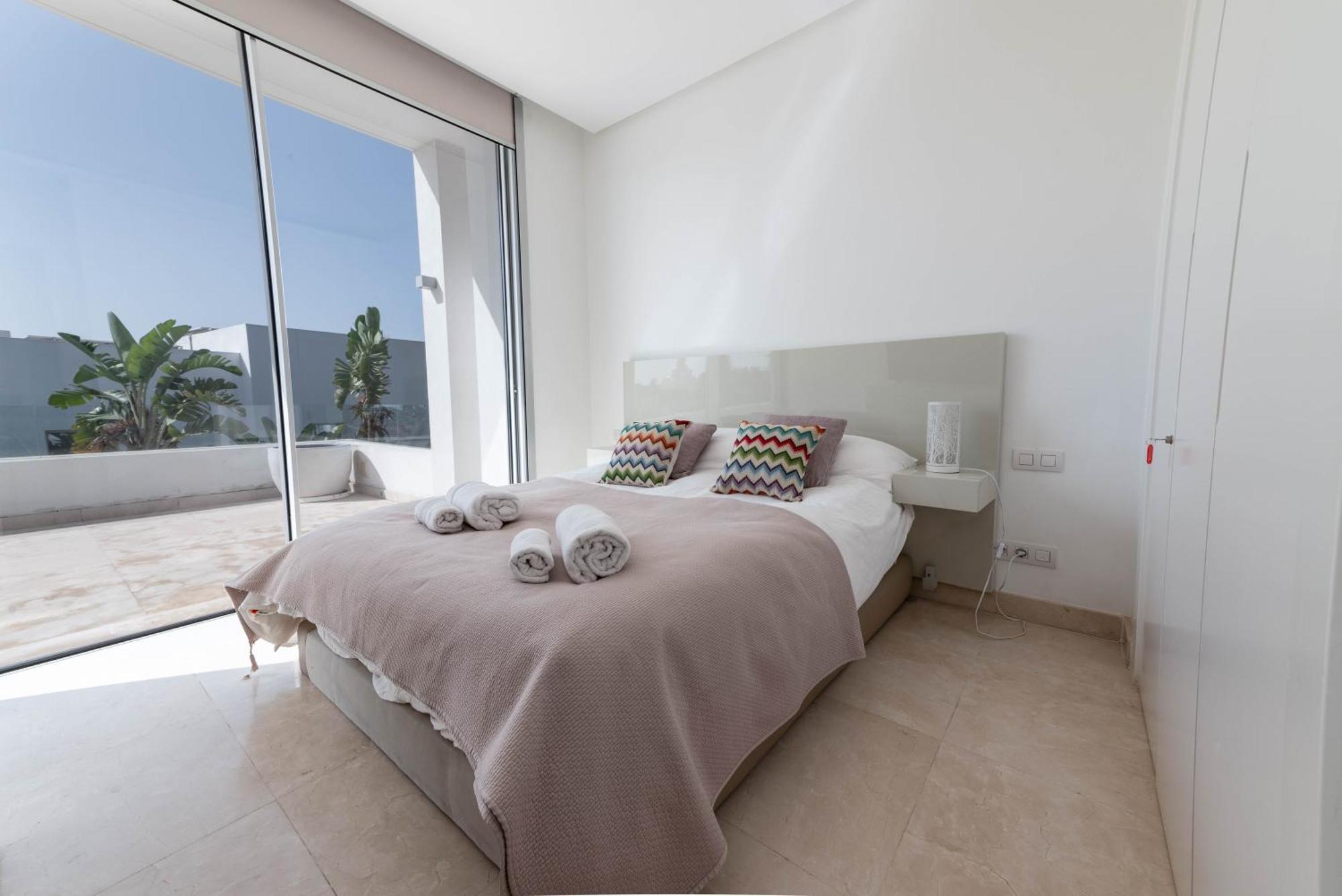 Moderna De Lujo En Alquiler Vacacional En * Marbella