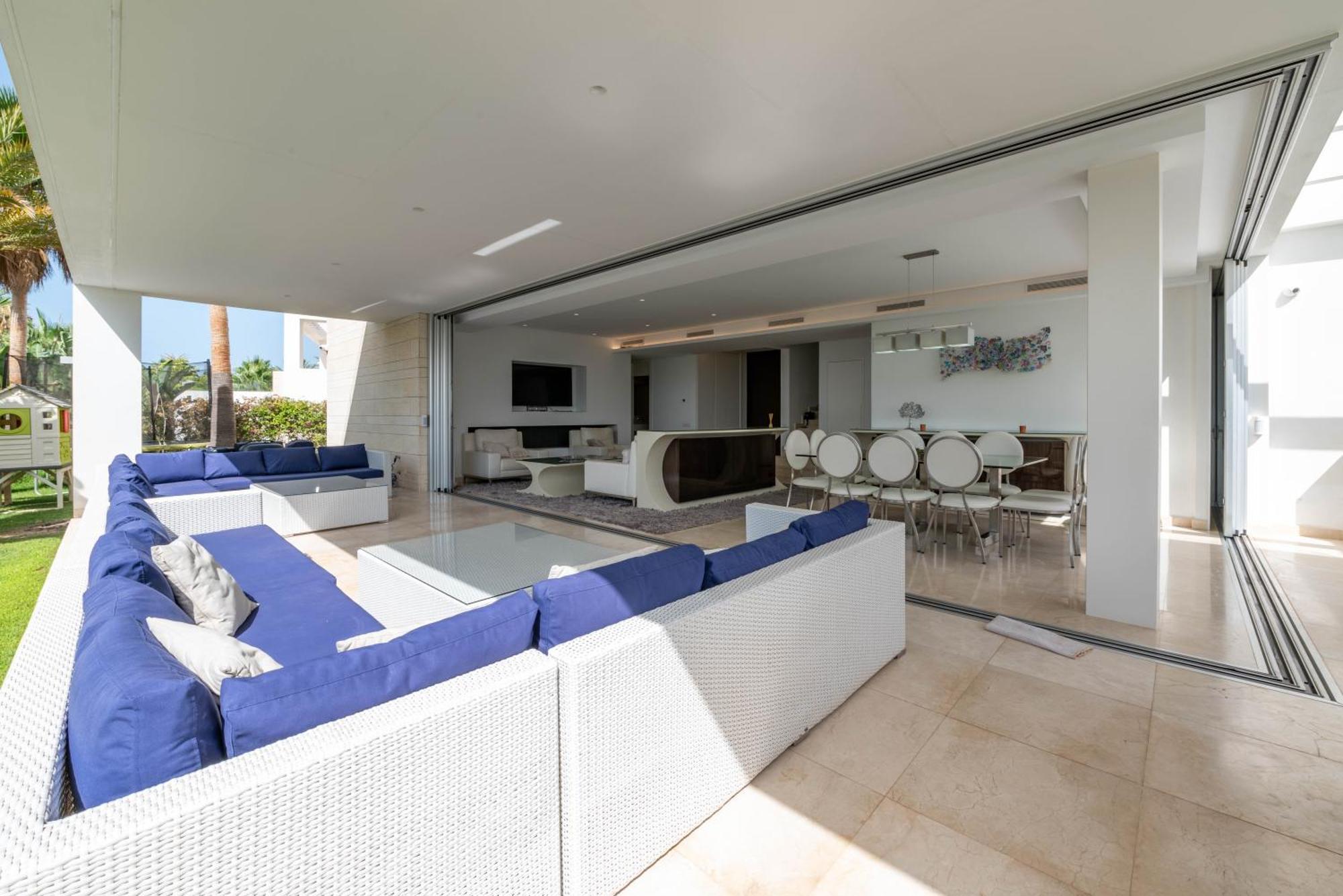 Moderna De Lujo En Alquiler Vacacional En Villa