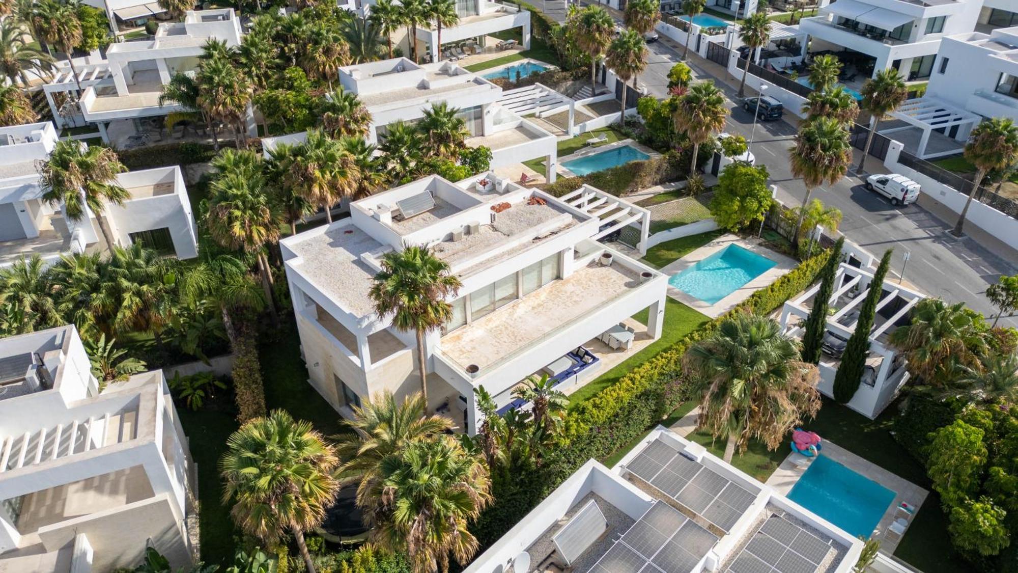 Moderna De Lujo En Alquiler Vacacional En * Marbella