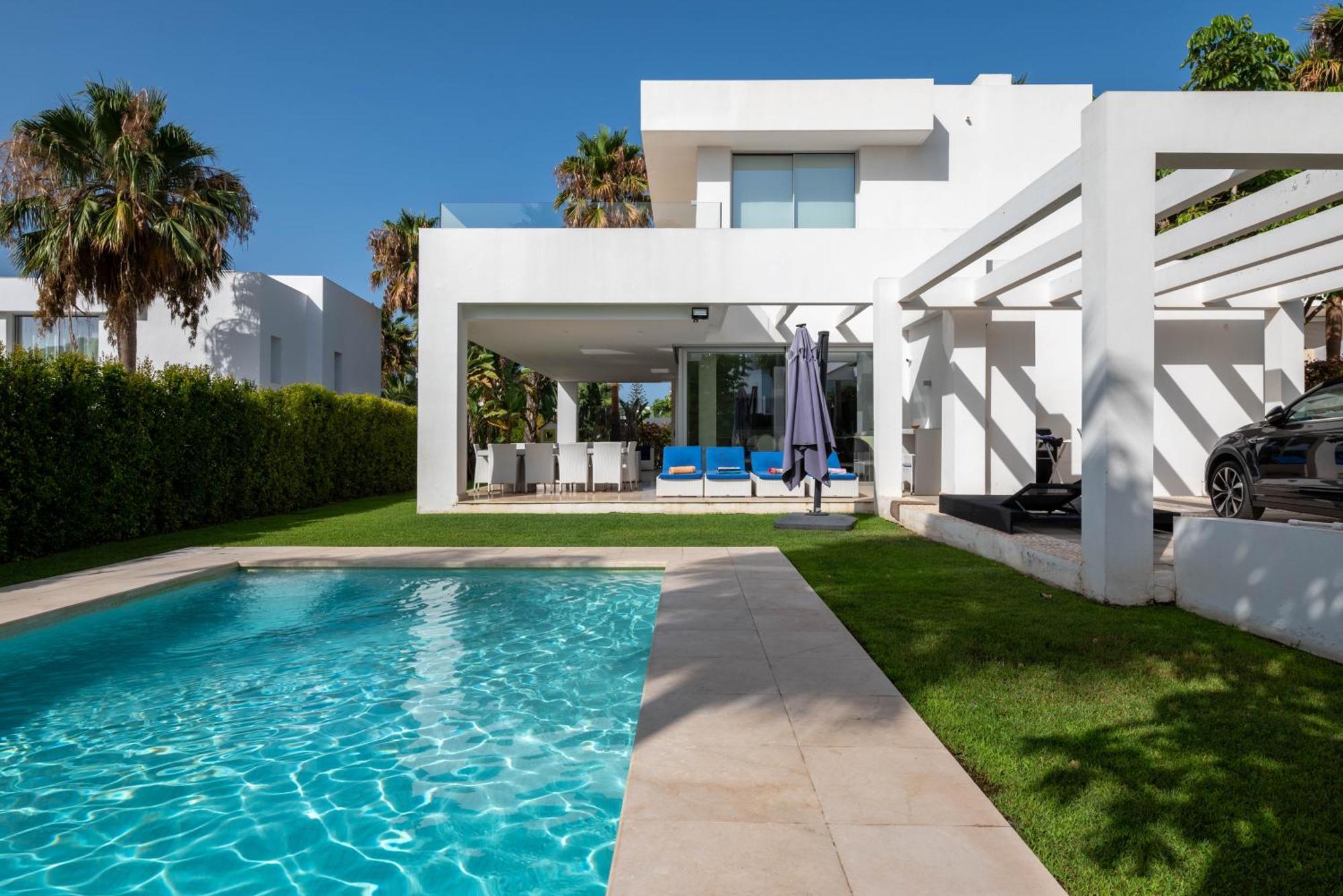 Moderna De Lujo En Alquiler Vacacional En Villa *