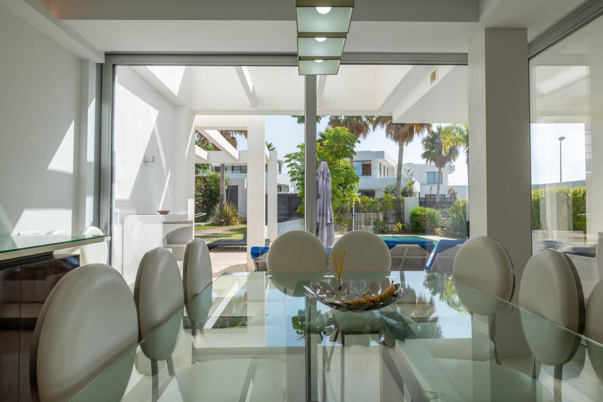 Villa Moderna De Lujo En Alquiler Vacacional En Marbella