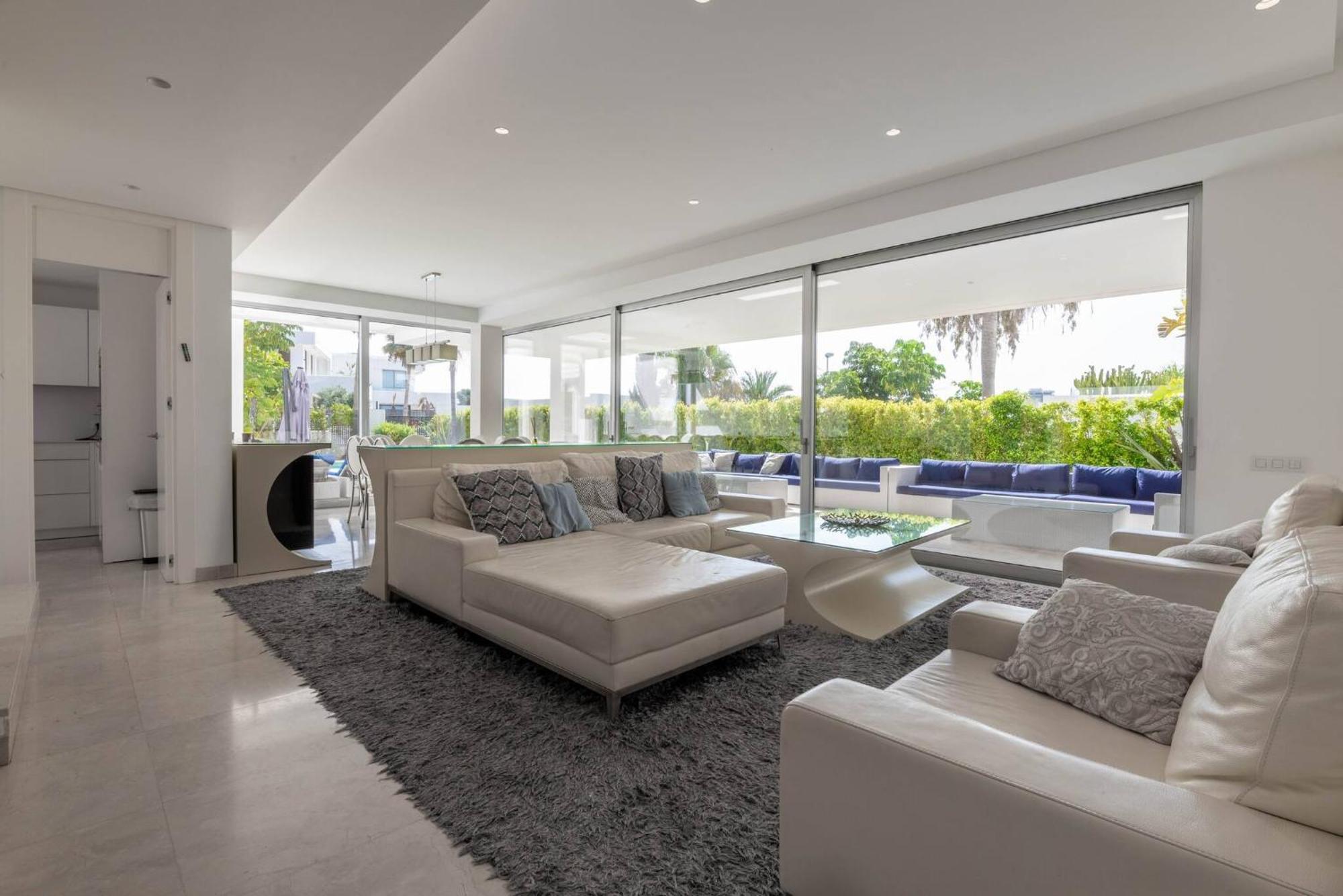Moderna De Lujo En Alquiler Vacacional En Villa